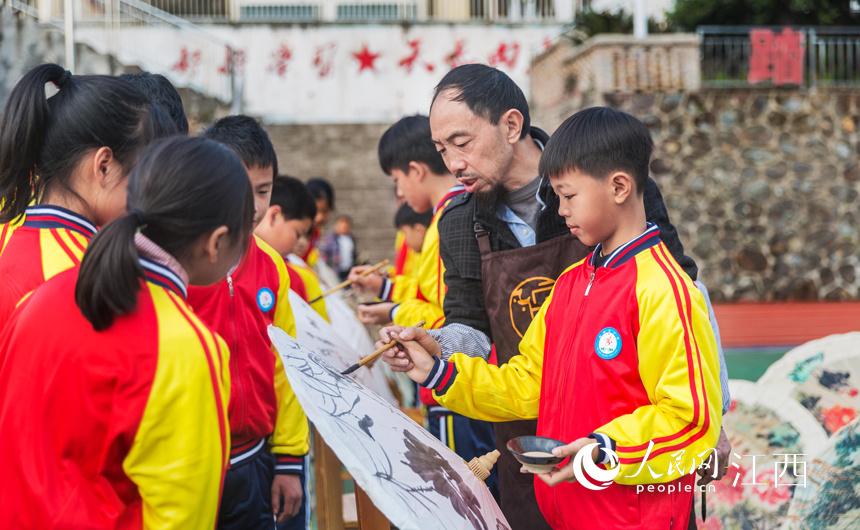 永新县小学最新领导及其教育理念